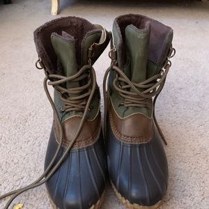 Duck boots